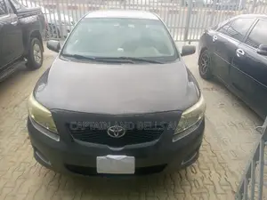 Toyota Corolla LE 4dr Sedan (1.8L 4cyl 4A) 2010 Gray