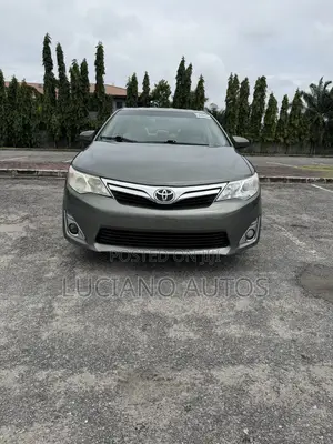 Toyota Camry XLE 4dr Sedan (2.5L 4cyl 6A) 2012 Green