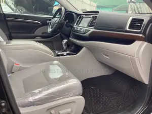 Toyota Highlander Limited V6 4x4 (3.5L 6cyl 6A) 2016 Black