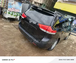 Toyota Sienna 2012 Black