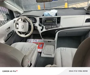 Toyota Sienna 2012 Black