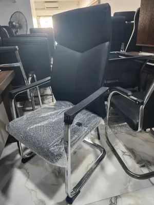 Luxury Leather Visitor's Office Chair.