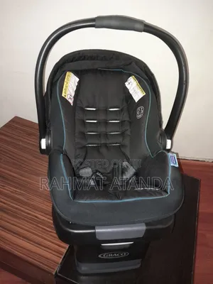 Infant Baby Car Seat/Carrier – Excellent Condition
