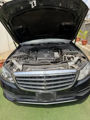 Mercedes-Benz E300 2018 Black