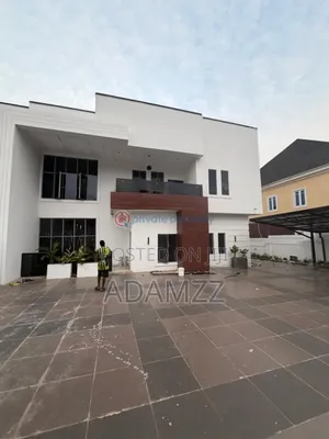5bdrm Mansion in Wtc Estate, Enugu for sale