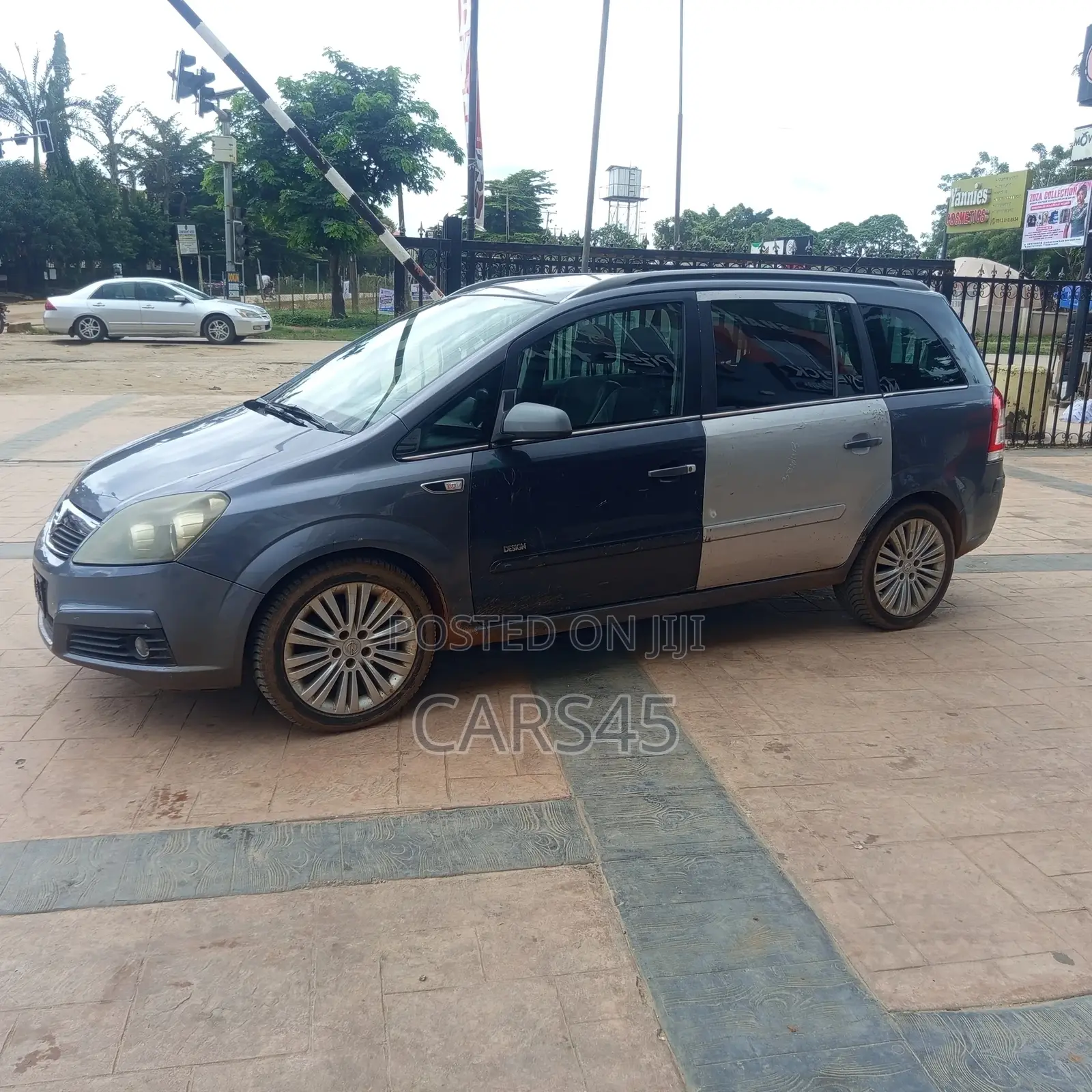 Opel Zafira 2016 Gray