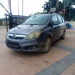Opel Zafira 2016 Gray
