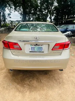 Lexus ES 350 2010 Gold