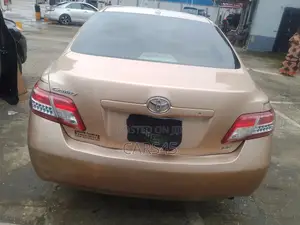 Toyota Camry 2010 Gold