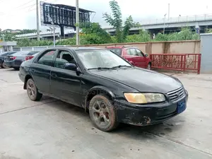 Toyota Camry 2000 Black