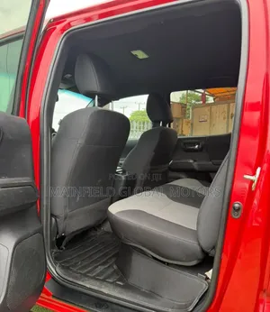 Toyota Tacoma 2022 Red