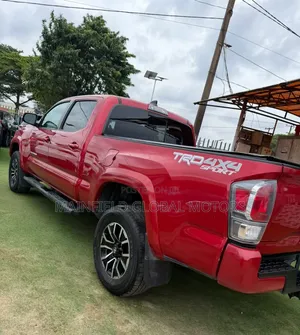 Toyota Tacoma 2022 Red