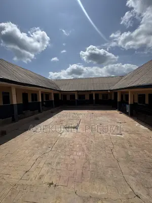 15 Rooms Hostel
