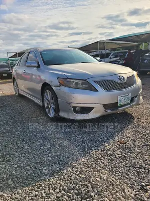 Toyota Camry 2011 Silver