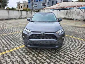 Toyota RAV4 2021 Gray