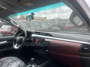 New Toyota Hilux 2025 White