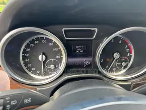 Mercedes-Benz M Class ML350 4MATIC 4dr SUV AWD (3.5L 6cyl 7A) 2014