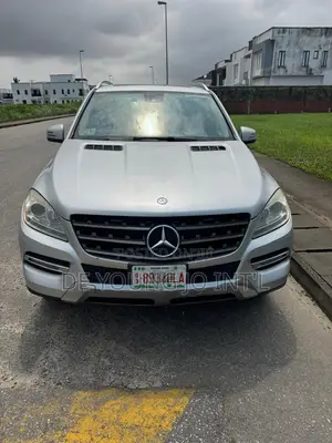 Mercedes-Benz M Class ML350 4MATIC 4dr SUV AWD (3.5L 6cyl 7A) 2014