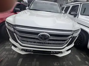 New Toyota Land Cruiser LC300 2023 White