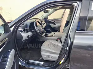Toyota Highlander Platinum 2021 Silver