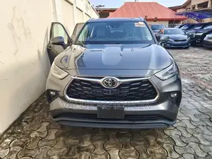 Toyota Highlander Platinum 2021 Silver
