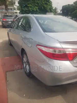 Toyota Camry SE 4dr Sedan (2.5L 4cyl 6A) 2015 Silver