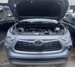 Toyota Highlander Platinum 2022 Blue