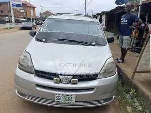 Toyota Sienna 2005 Silver