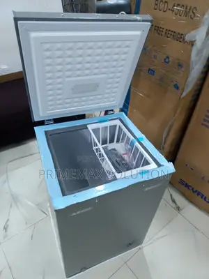 Secure Spacious: AEON 100L Chest Freezer With Lock Key