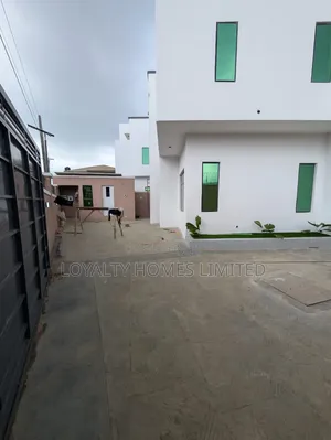 5bdrm Duplex in Berger for sale