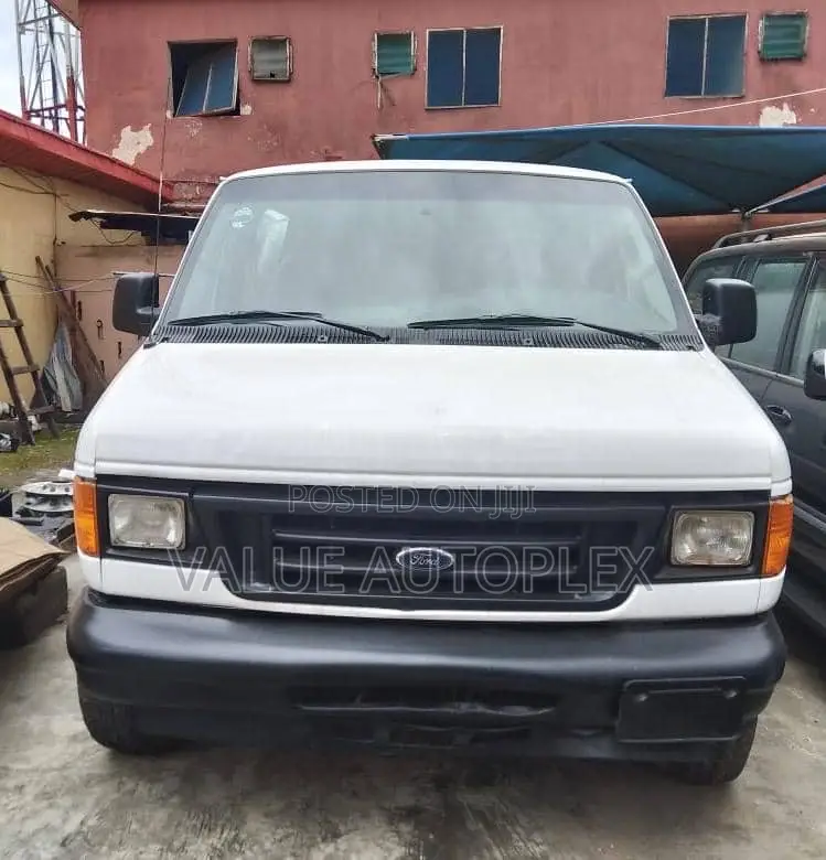Ford E-250 Extended 2006 White