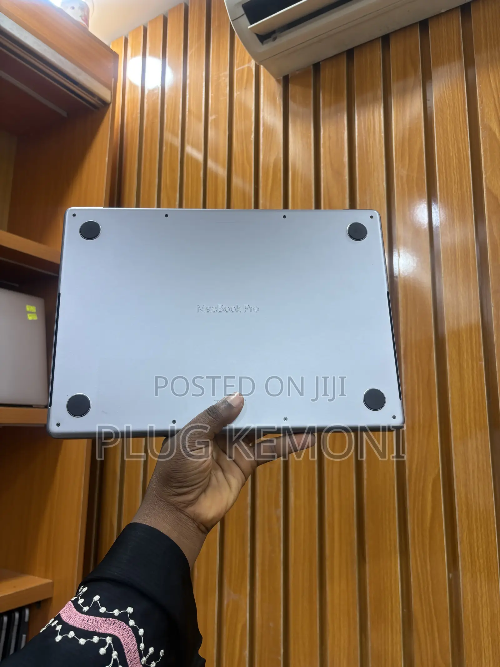 Laptop Apple MacBook Pro 2022 M2 16GB Intel SSD 512GB