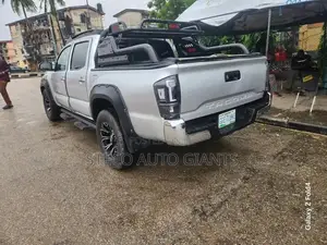 Toyota Tacoma 2018 Silver