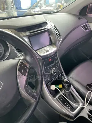 Hyundai Avante 2013