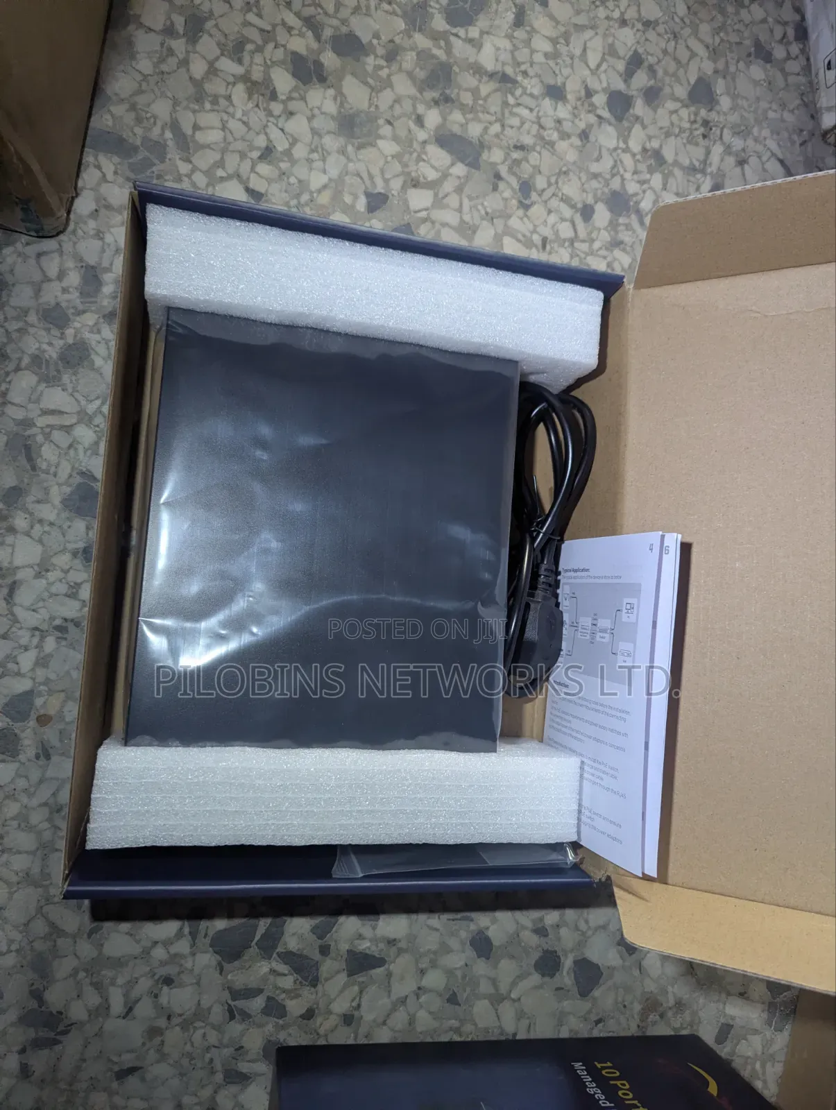 MILLENNALS 16ports 10/100 Unmanaged PoE Switch
