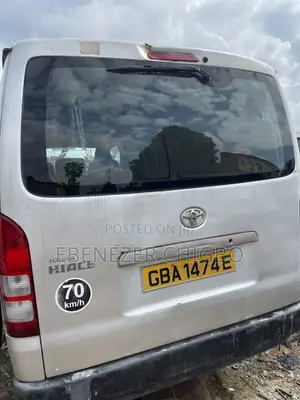 Toyota HiAce 2005 Silver