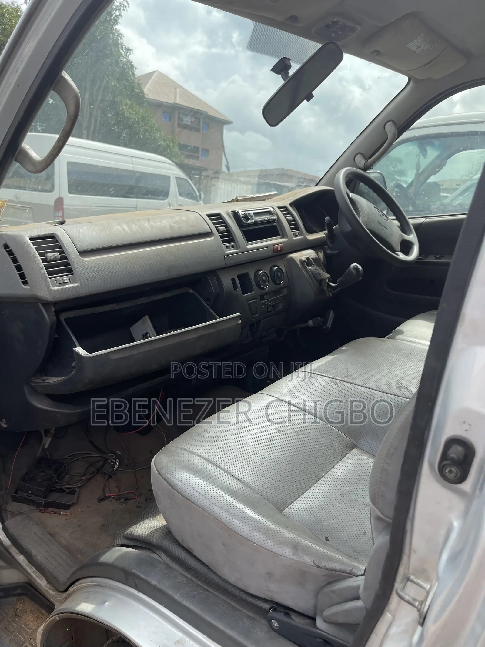 Toyota HiAce 2005 Silver