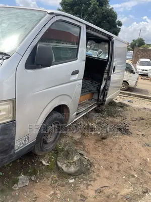 Toyota HiAce 2005 Silver