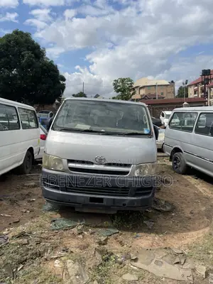 Toyota HiAce 2005 Silver