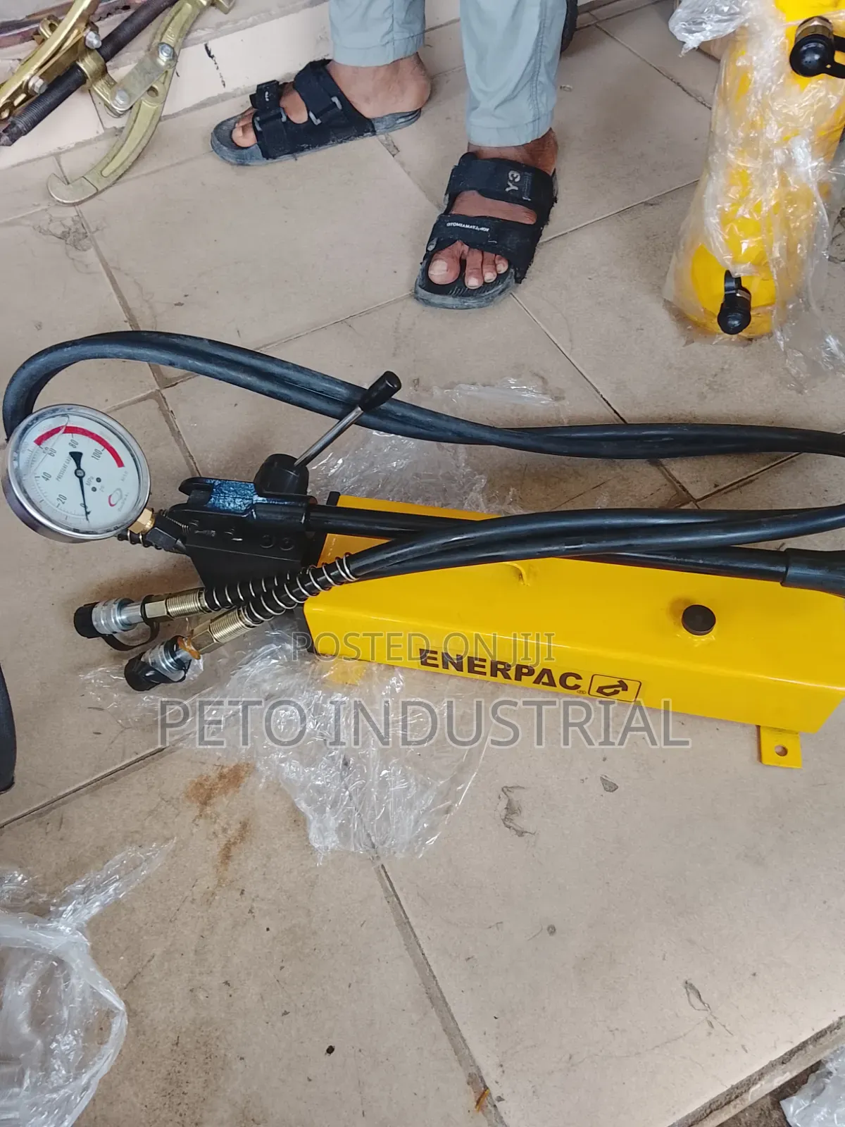Double Acting Manual Pump