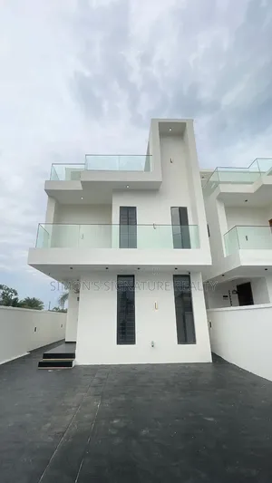 4bdrm House in Ikota for sale