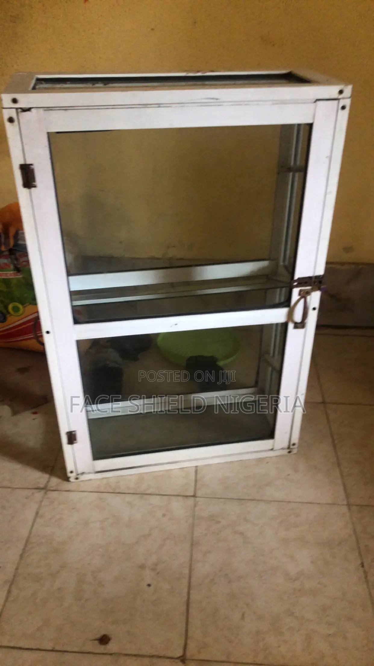 Used Show Glass for Sales
