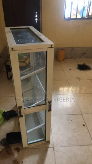 Used Show Glass for Sales