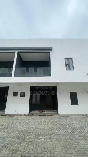 4bdrm Townhouse/Terrace in Ikota for sale