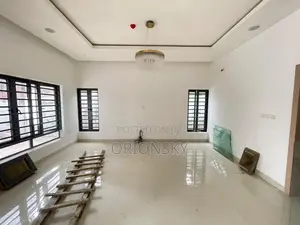 5bdrm Duplex in Bode Thomas for sale