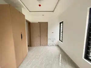 5bdrm Duplex in Bode Thomas for sale