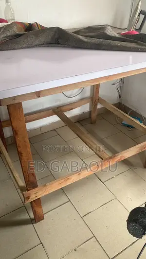 Cutting Table