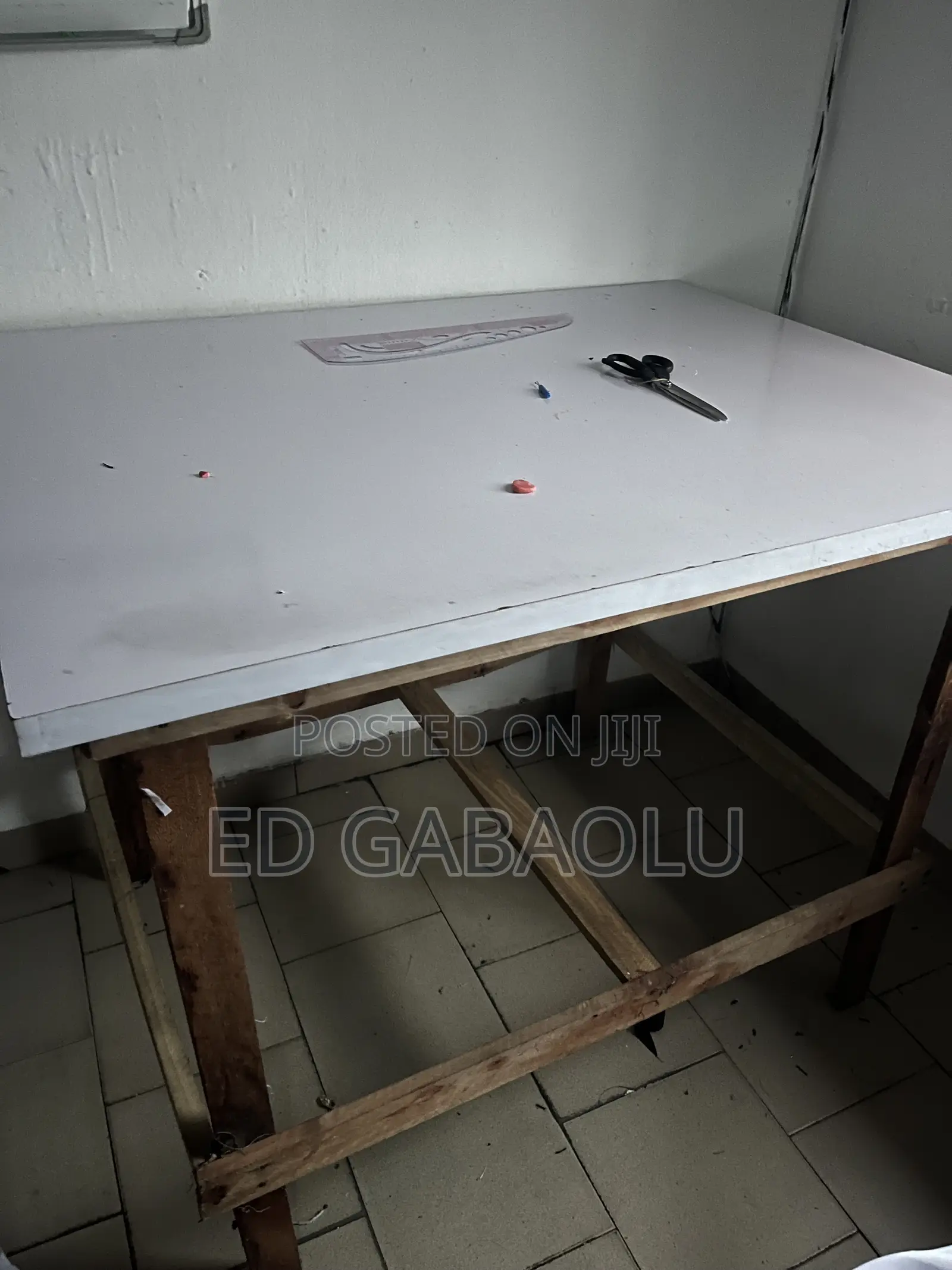 Cutting Table
