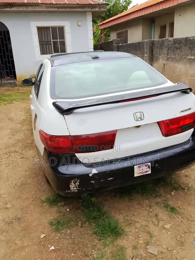 Honda Accord 2005 White