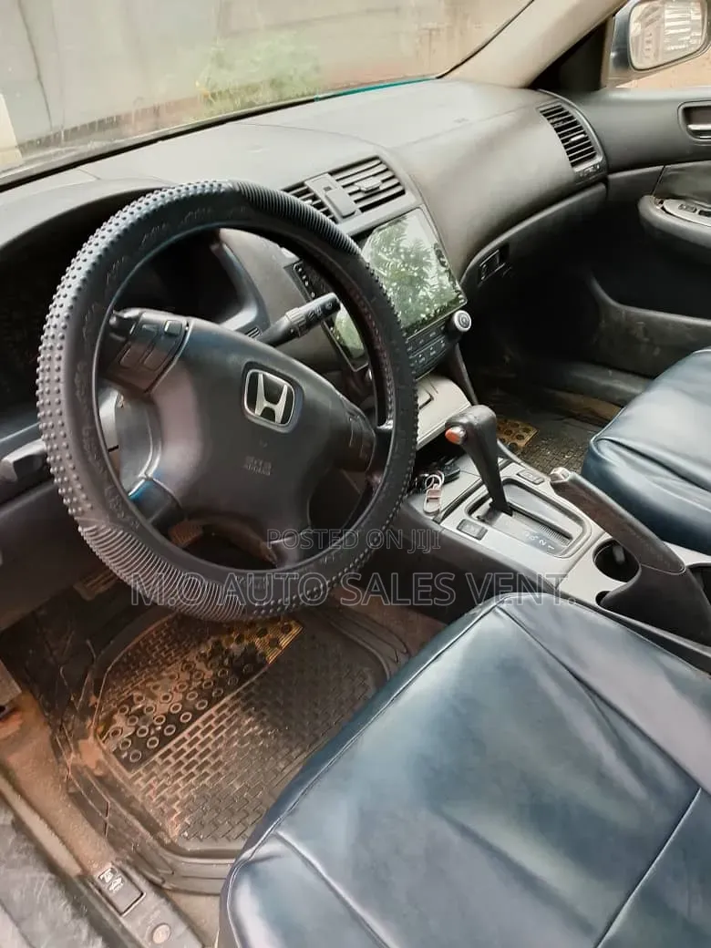 Honda Accord 2005 White
